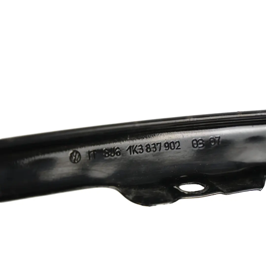 Mk5 Pannello Montante Porta Anteriore Destro 3 Porte per Volkswagen Golf con numero di parte 1K3837902 Volkswagen Golf Mk5 Pannello Montante Porta Anteriore Destro 3 Porte - SKU 1K3837902 - Numero di parte 1K3837902