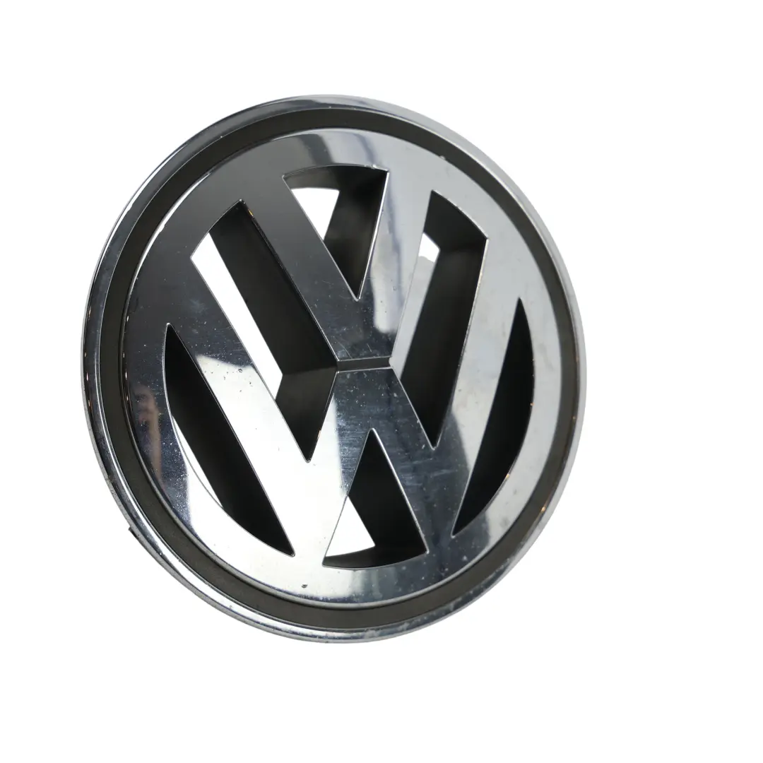 Volkswagen Golf MK5 Passat B7 Emblema Badge Griglia Paraurti Anteriore - SKU 1K5853600 - Numero di parte 1K5853600