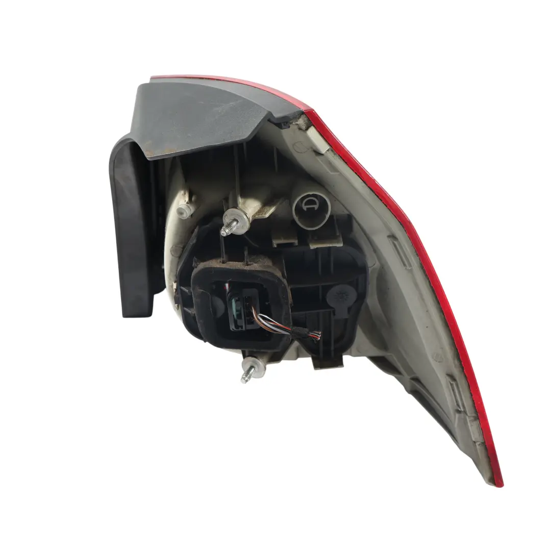 Volkswagen Golf Mk5 V Feu Arrière Panneau Latéral Extérieur Gauche - SKU 1K6945095AA-1 - Numéro de pièce 1K6945095AA