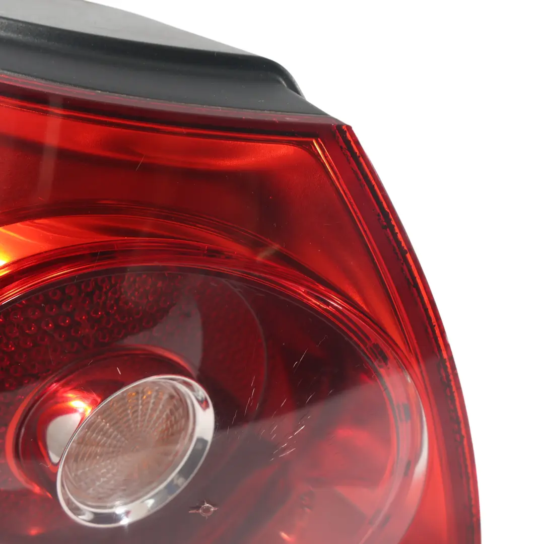 Mk5 V Luz Trasera Panel Lateral Exterior Izquierda para Volkswagen Golf con número de pieza 1K6945095AA Volkswagen Golf Mk5 V Luz Trasera Panel Lateral Exterior Izquierda - SKU 1K6945095AA-1 - Número de pieza 1K6945095AA