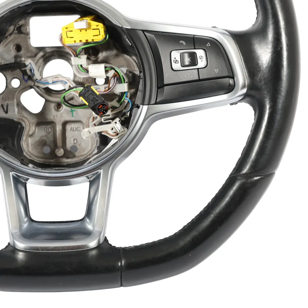 Kierownica Czarna Skóra Multifunkcja Ścięta do Volkswagen Scirocco o numerze 1K8419091BF Volkswagen Scirocco Kierownica Czarna Skóra Multifunkcja Ścięta - SKU 1K8419091BF - Numer Części 1K8419091BF