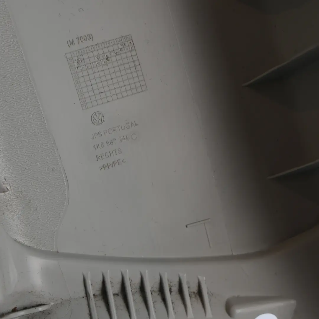 Volkswagen Scirocco MK3 Garniture Montant B Panneau Supérieur Droit - SKU 1K8867244C - Numéro de pièce 1K8867244C