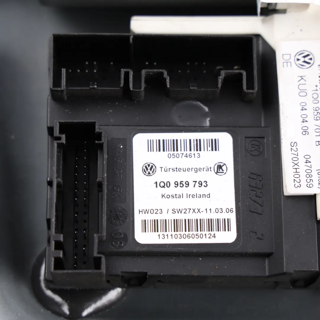 Volkswagen Eos Front Door Window Lifter Regulator Motor Right O/S - SKU 1Q0837462D - Part number 1Q0837462D