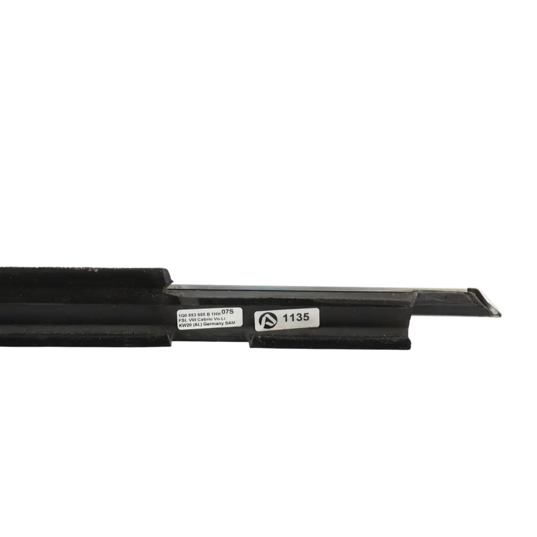 1F Listwa Uszczelniająca Szyby Zewnętrzna Lewa do Volkswagen Eos o numerze 1Q0853955D Volkswagen Eos 1F Listwa Uszczelniająca Szyby Zewnętrzna Lewa - SKU 1Q0853955D - Numer Części 1Q0853955D