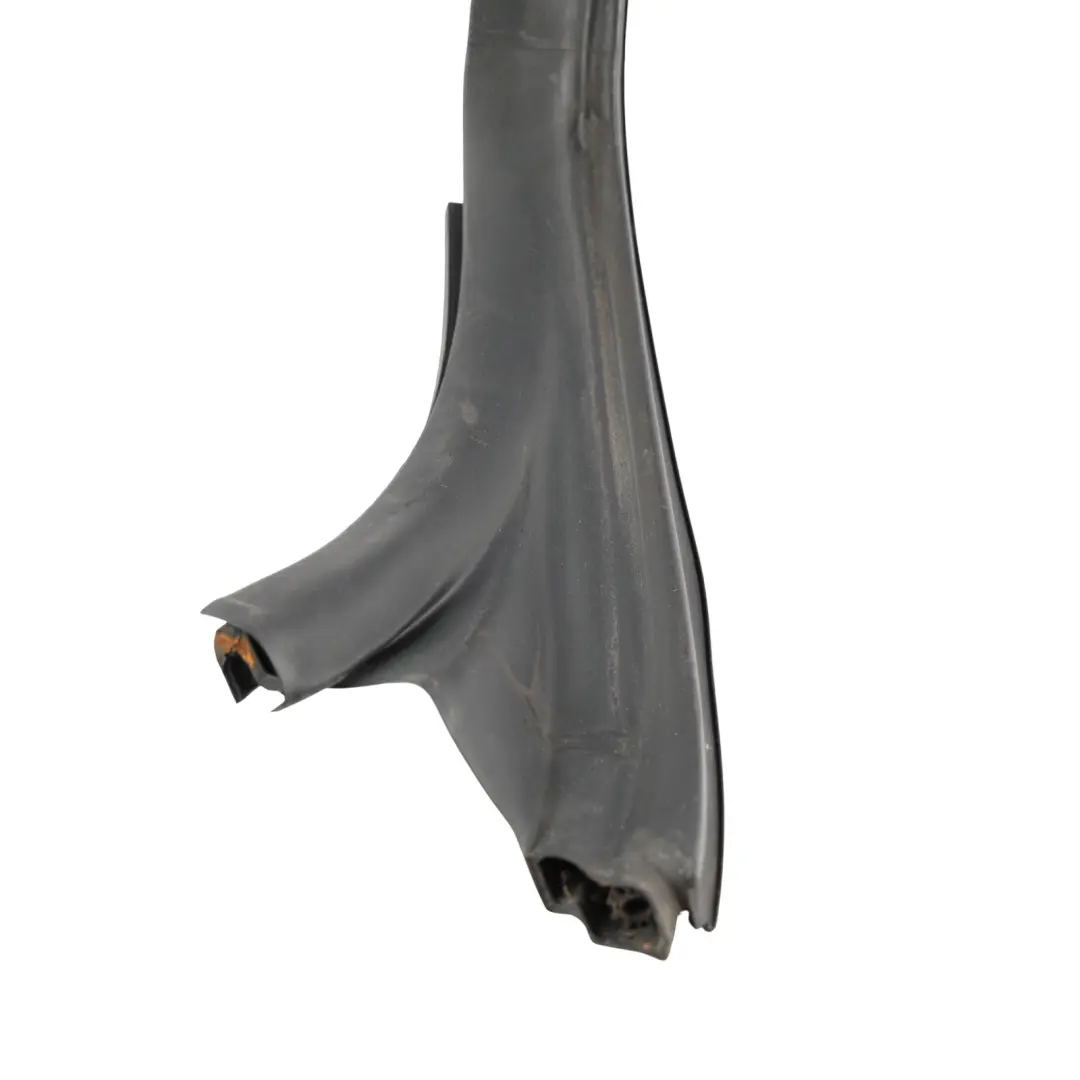 1F Front Windscreen Window Seal Gasket Rubber to VW Volkswagen Eos with Part number 1Q0871409L VW Volkswagen Eos 1F Front Windscreen Window Seal Gasket Rubber - SKU 1Q0871409L - Part number 1Q0871409L