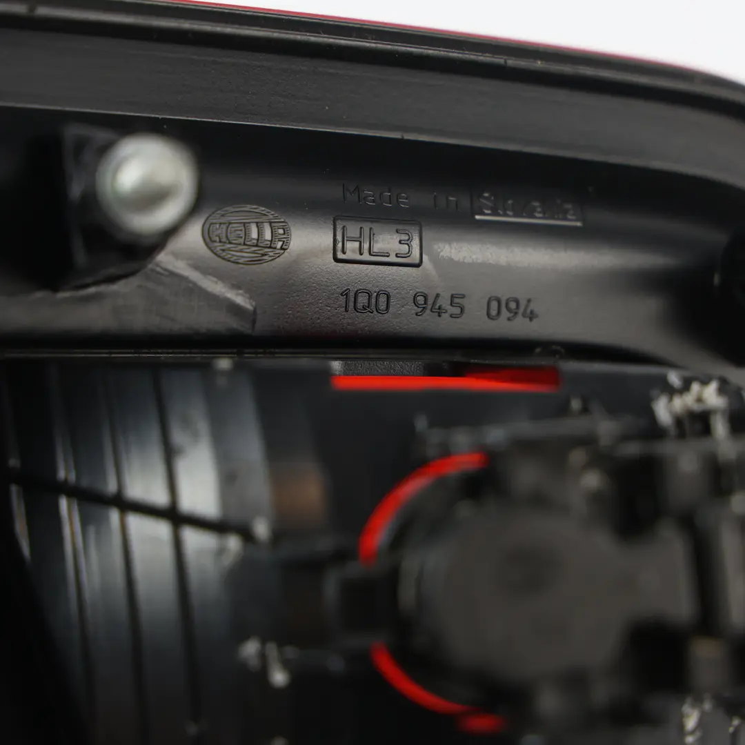 1F Rear Tail Light Lamp Inner Right O/S to VW Volkswagen Eos with Part number 1Q0945094C VW Volkswagen Eos 1F Rear Tail Light Lamp Inner Right O/S - SKU 1Q0945094C - Part number 1Q0945094C