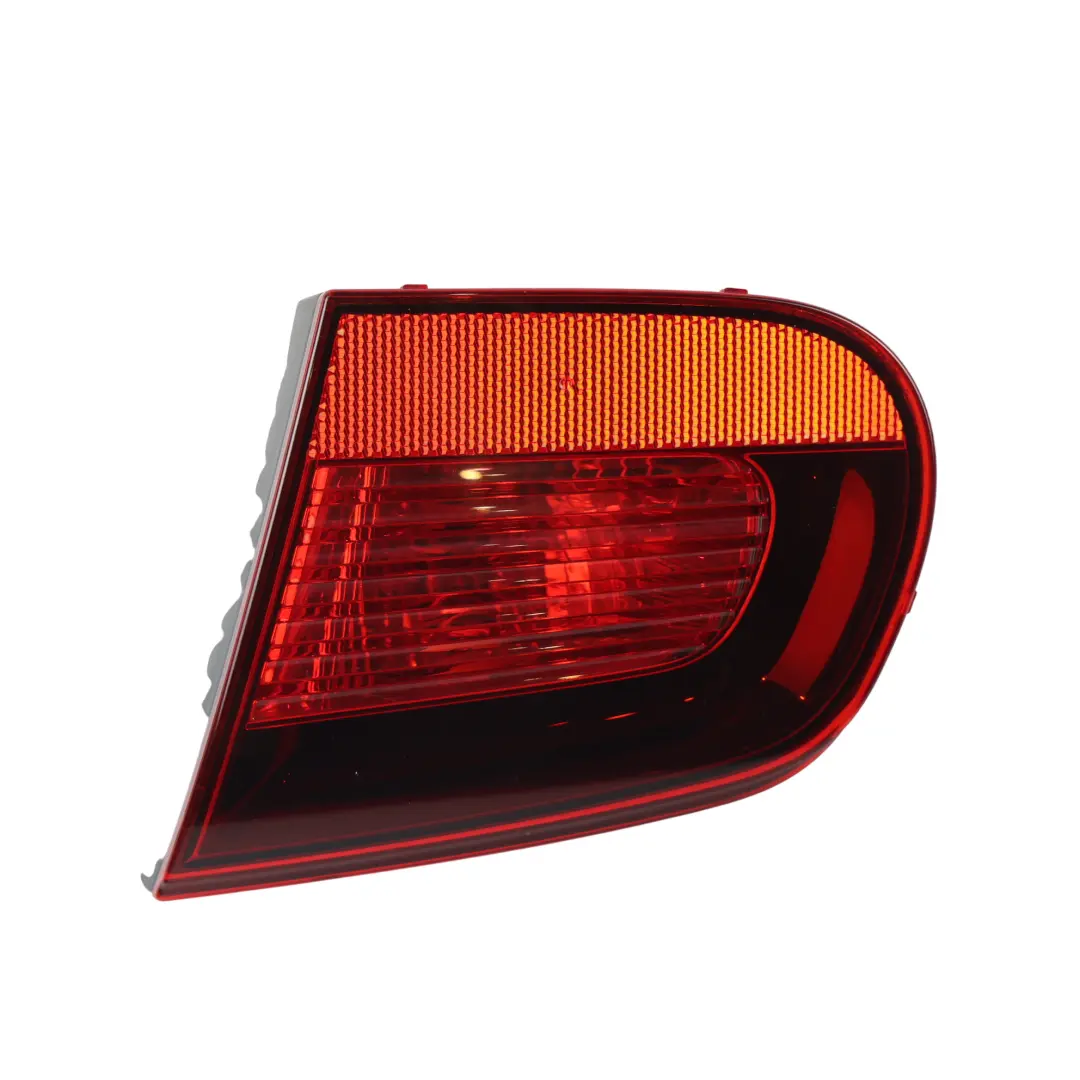 1F Lampa Tylna Wewnętrzna Prawa do Volkswagen Eos o numerze 1Q0945094C Volkswagen Eos 1F Lampa Tylna Wewnętrzna Prawa - SKU 1Q0945094C - Numer Części 1Q0945094C