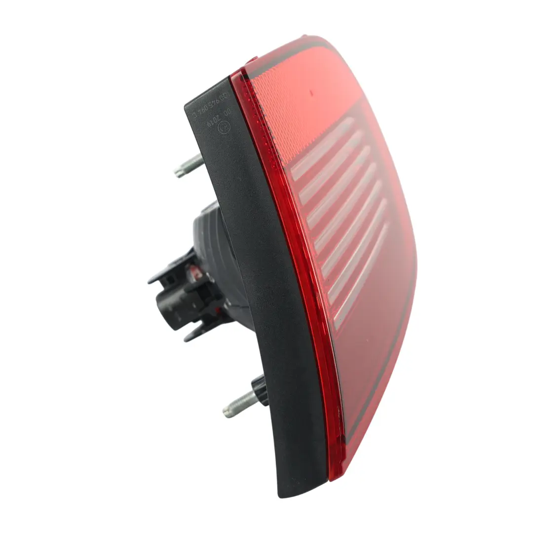 1F Lampa Tylna Wewnętrzna Prawa do Volkswagen Eos o numerze 1Q0945094C Volkswagen Eos 1F Lampa Tylna Wewnętrzna Prawa - SKU 1Q0945094C - Numer Części 1Q0945094C