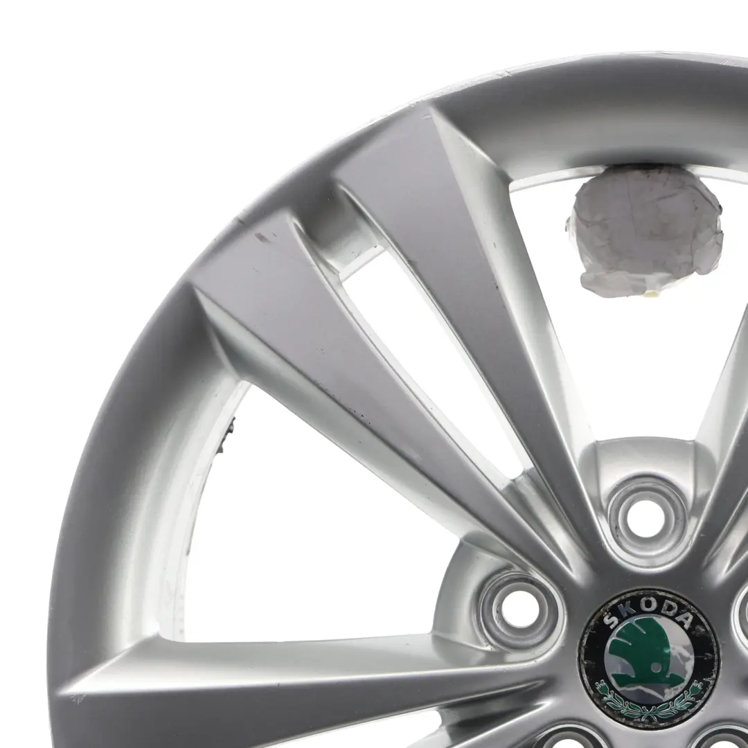 Mk2 Jante En Alliage Argentée 18" 7,5J ET:51 pour Skoda Octavia RS à propos du numéro de pièce 1Z0601025AD Skoda Octavia RS Mk2 Jante En Alliage Argentée 18" 7,5J ET:51 - SKU 1Z0601025AD-1 - Numéro de pièce 1Z0601025AD