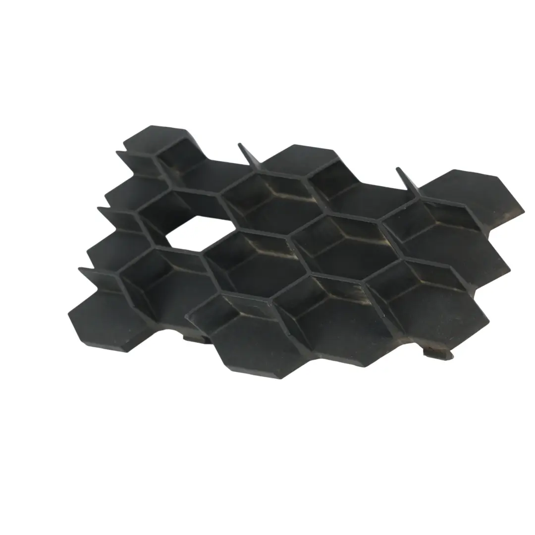 MK2 Cache Œillet Remorquage Grille Avant Nid Abeille pour Skoda Octavia à propos du numéro de pièce 1Z0853666F Skoda Octavia MK2 Cache Œillet Remorquage Grille Avant Nid Abeille - SKU 1Z0853666F - Numéro de pièce 1Z0853666F