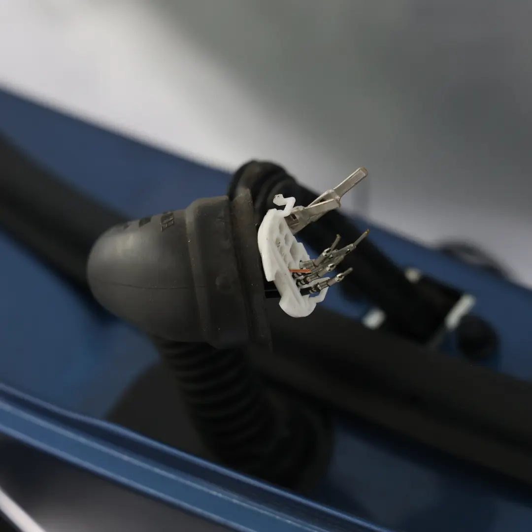 MK8 Puerta Trasera Derecha Azul Ford Performance - BH para Ford Fiesta con número de pieza 2086309 Ford Fiesta MK8 Puerta Trasera Derecha Azul Ford Performance - BH - SKU 2086309-FPB - Número de pieza 2086309