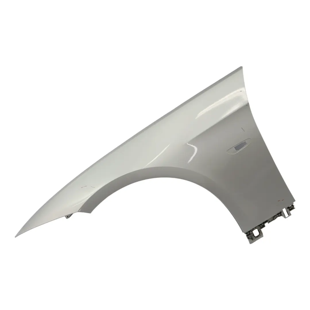 Pannello Laterale Frontale Parafango Titansilber - 354 per BMW E92 E93 LCI con numero di parte 2155919 BMW E92 E93 LCI Pannello Laterale Frontale Parafango Titansilber - 354 - SKU 2155919-TS - Numero di parte 2155919