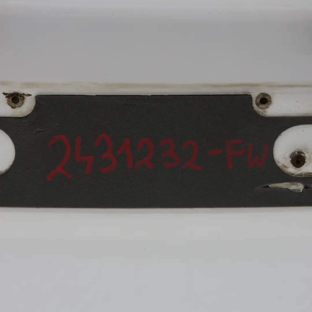 Drzwi Klapy Bagażnika Lewe Tylne Frozen White - Z2 do Ford Transit Connect o numerze 2431232 Ford Transit Connect Drzwi Klapy Bagażnika Lewe Tylne Frozen White - Z2 - SKU 2431232-FW - Numer Części 2431232