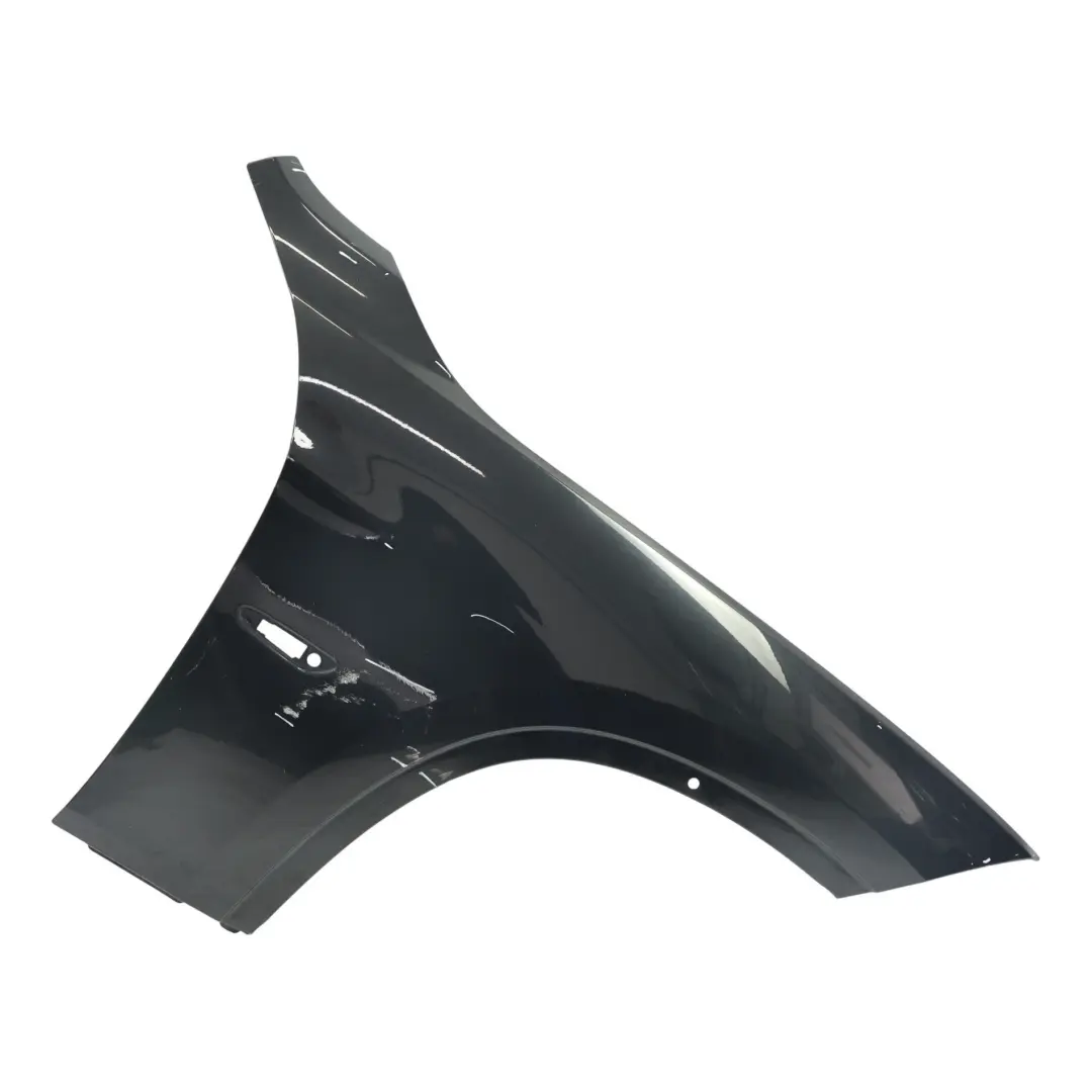 Aile Avant Droite Black Sapphire Metallic Noir - 475 pour BMW X1 E84 à propos du numéro de pièce 2993156 BMW X1 E84 Aile Avant Droite Black Sapphire Metallic Noir - 475 - SKU 2993156-BS1 - Numéro de pièce 2993156