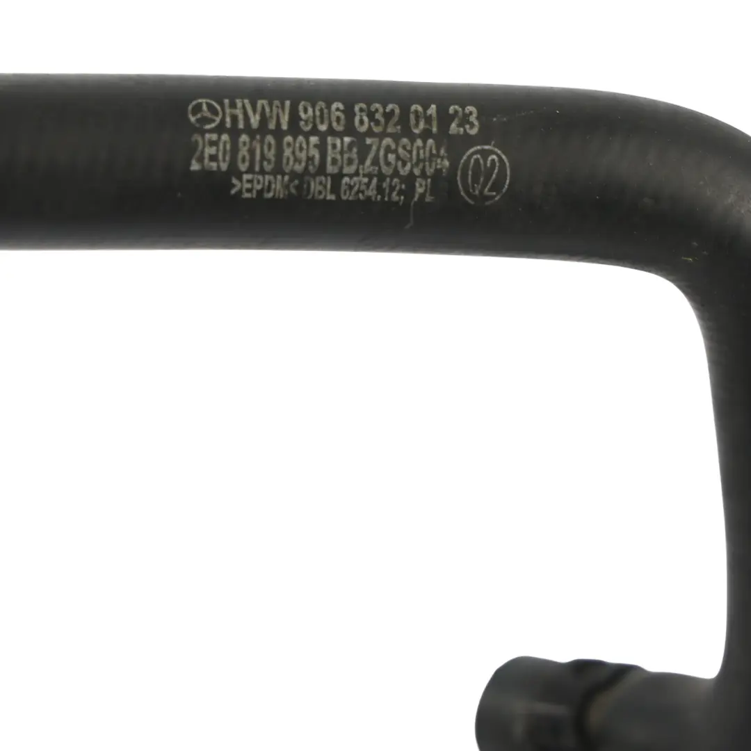 Manguera Refrigerante Intercambiador para Volkswagen Crafter 2E con número de pieza 2E0819895BB Volkswagen Crafter 2E Manguera Refrigerante Intercambiador - SKU 2E0819895BB - Número de pieza 2E0819895BB