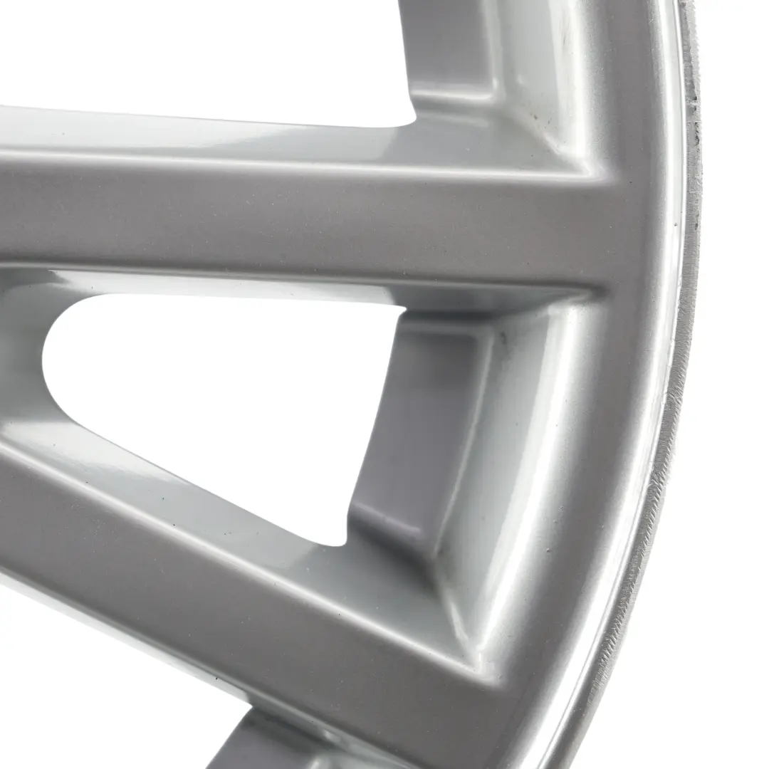 Jante en alliage d'argent 17" 8J Rayons Doubles 148 ET:46 pour BMW X3 E83 à propos du numéro de pièce 3412060 BMW X3 E83 Jante en alliage d'argent 17" 8J Rayons Doubles 148 ET:46 - SKU 3412060-1 - Numéro de pièce 3412060