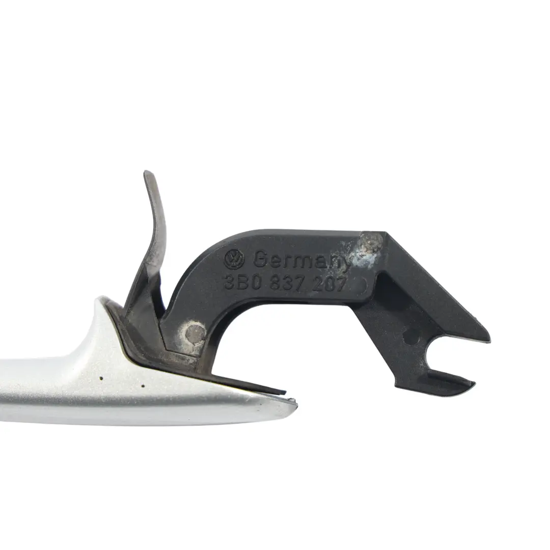 Mk6 Rear Door Handle Left N/S Reflex Silver - A7W to Volkswagen Golf with Part number 3B0837205G Volkswagen Golf Mk6 Rear Door Handle Left N/S Reflex Silver - A7W - SKU 3B0837205G-RES - Part number 3B0837205G