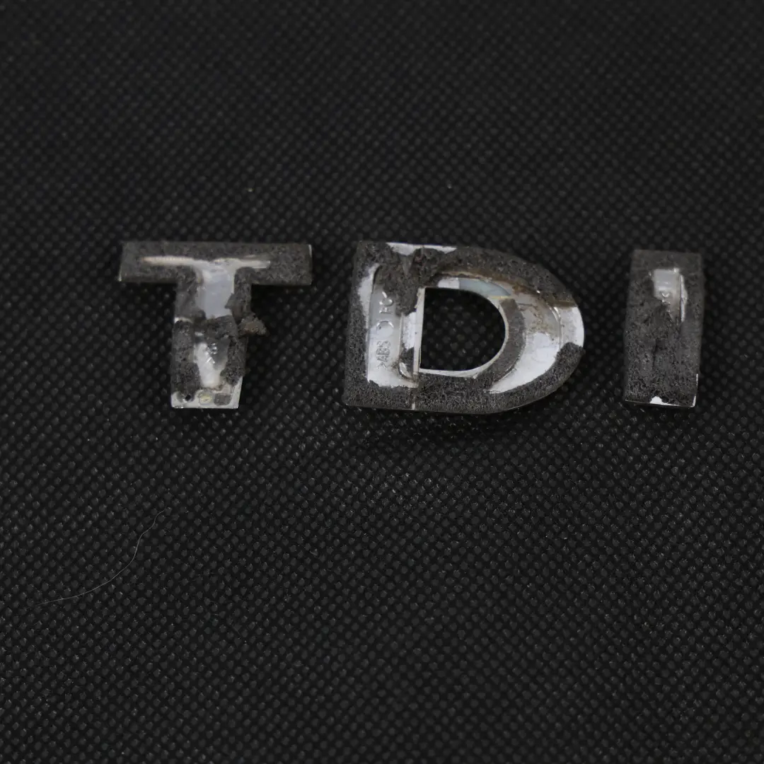 Emblème Badge TDI Coffre Hayon Lettrage pour Volkswagen Transporter T5 à propos du numéro de pièce 3B0853675AC Volkswagen Transporter T5 Emblème Badge TDI Coffre Hayon Lettrage - SKU 3B0853675AC - Numéro de pièce 3B0853675AC