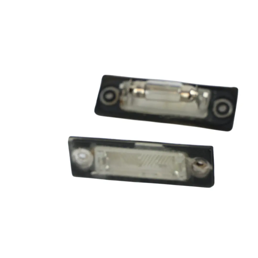 Éclairage Plaque Arrière pour Volkswagen Passat B6 Transporter T5 à propos du numéro de pièce 3B5943021E Volkswagen Passat B6 Transporter T5 Éclairage Plaque Arrière - SKU 3B5943021E - Numéro de pièce 3B5943021E