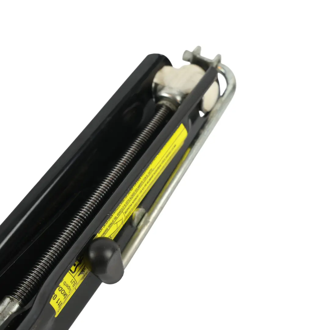 3T Gato Elevador Carretera para Skoda Superb B6 con número de pieza 3C0011031D Skoda Superb B6 3T Gato Elevador Carretera - SKU 3C0011031D - Número de pieza 3C0011031D