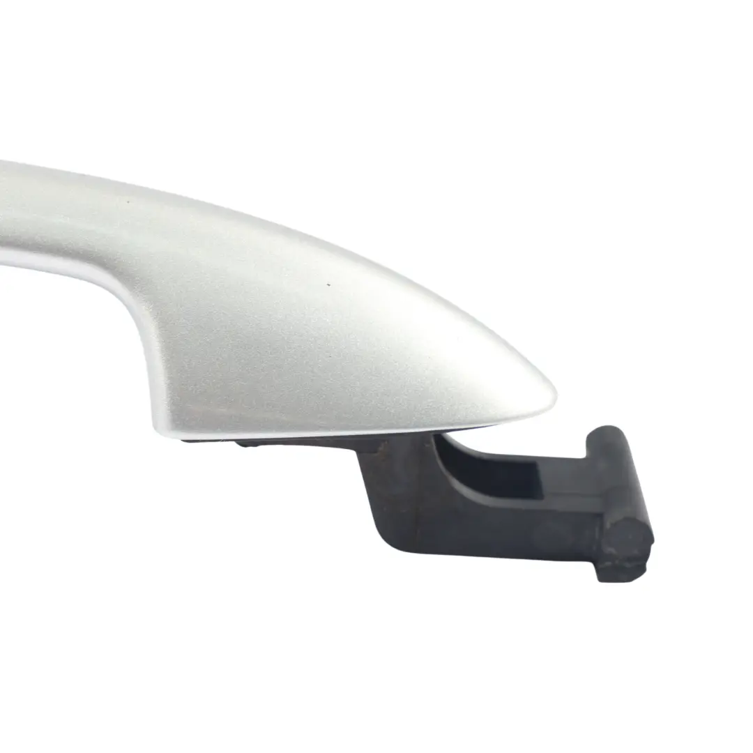 Außen Türgriff Links Reflex Silber A7W für Volkswagen Passat CC mit Teilenummer 3C0837205 Volkswagen Passat CC Außen Türgriff Links Reflex Silber A7W - SKU 3C0837205-RES - Teilenummer 3C0837205