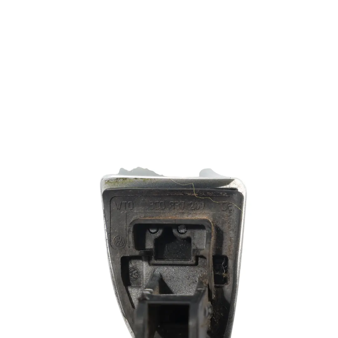 Tirador Puerta Izquierdo Plata Reflex A7W para Volkswagen Passat CC con número de pieza 3C0837205 Volkswagen Passat CC Tirador Puerta Izquierdo Plata Reflex A7W - SKU 3C0837205-RES - Número de pieza 3C0837205