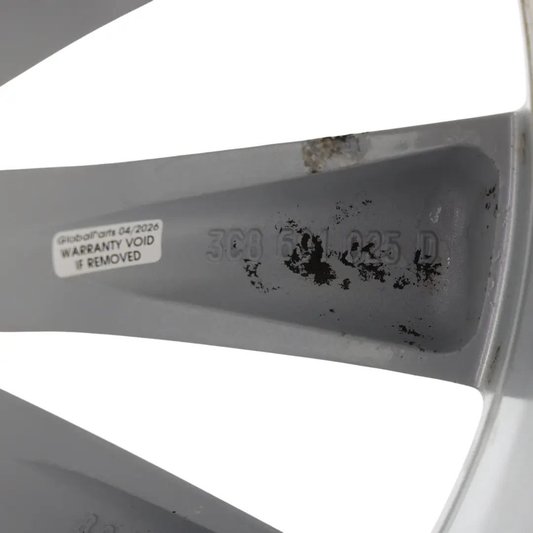 Mk3 Srebrna Felga Aluminiowa 18" 8J ET:41 do Volkswagen Scirocco o numerze 3C8601025D Volkswagen Scirocco Mk3 Srebrna Felga Aluminiowa 18" 8J ET:41 - SKU 3C8601025D-11 - Numer Części 3C8601025D