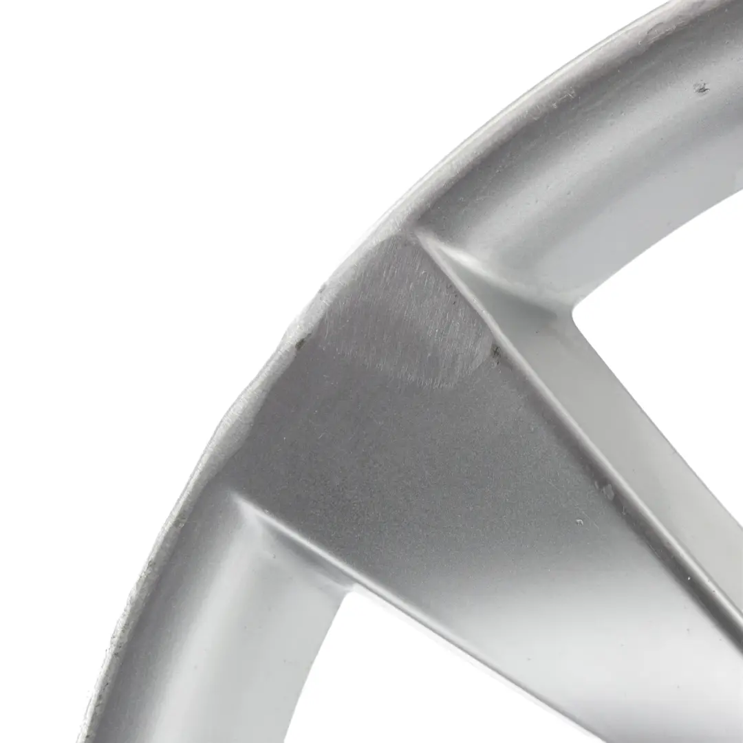 Mk3 Srebrna Felga Aluminiowa 18" 8J ET:41 do Volkswagen Scirocco o numerze 3C8601025D Volkswagen Scirocco Mk3 Srebrna Felga Aluminiowa 18" 8J ET:41 - SKU 3C8601025D-11 - Numer Części 3C8601025D