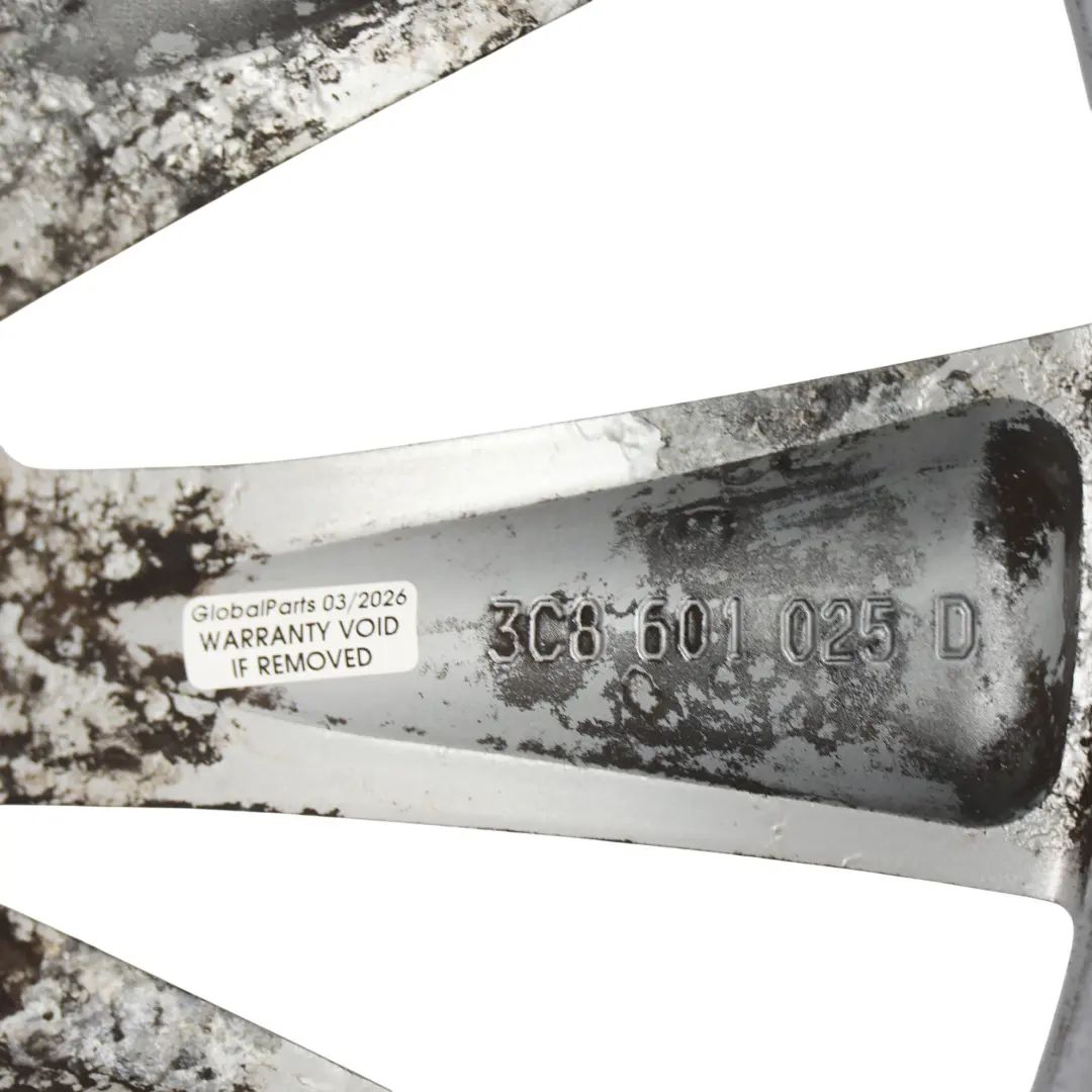 Mk3 Argento Cerchio In Lega 18" 8J ET:41 per Volkswagen Scirocco con numero di parte 3C8601025D Volkswagen Scirocco Mk3 Argento Cerchio In Lega 18" 8J ET:41 - SKU 3C8601025D-4 - Numero di parte 3C8601025D