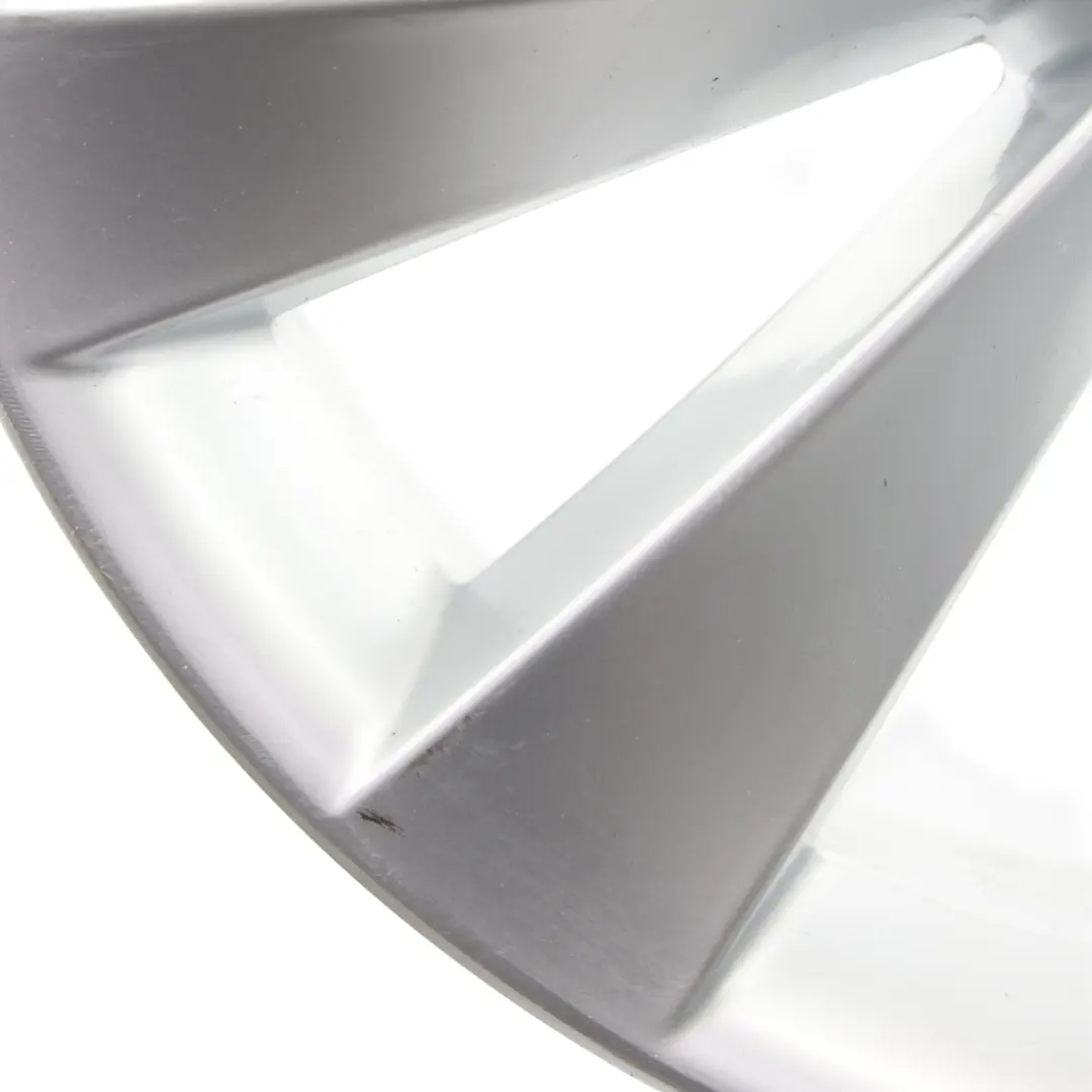 Mk3 Jante Alliage Argent 18" 8J ET:41 pour Volkswagen Scirocco à propos du numéro de pièce 3C8601025D Volkswagen Scirocco Mk3 Jante Alliage Argent 18" 8J ET:41 - SKU 3C8601025D-4 - Numéro de pièce 3C8601025D