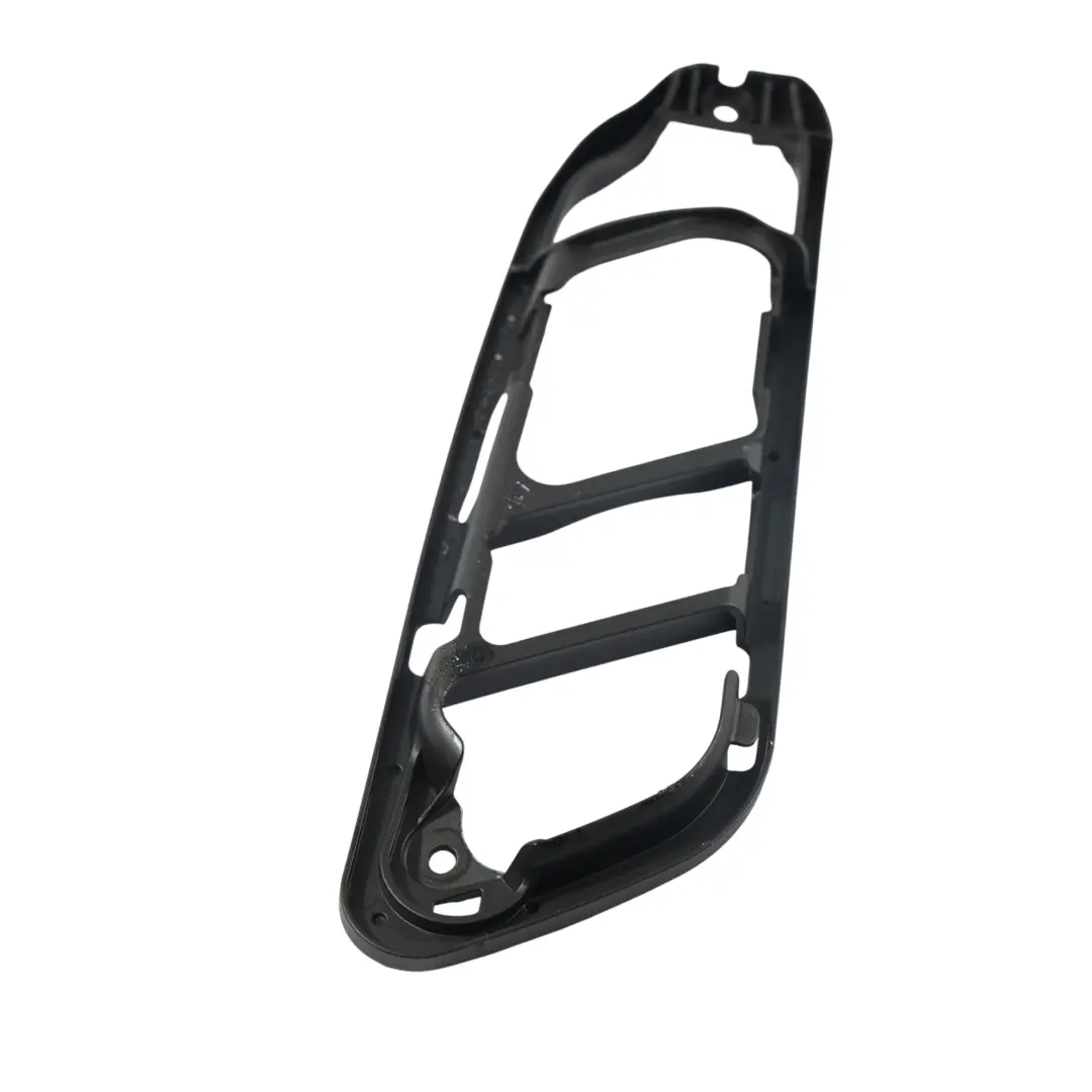 Staffa Maniglia Porta Interna Sinistra per Volkswagen Passat CC B7 con numero di parte 3C8837197 Volkswagen Passat CC B7 Staffa Maniglia Porta Interna Sinistra - SKU 3C8837197 - Numero di parte 3C8837197