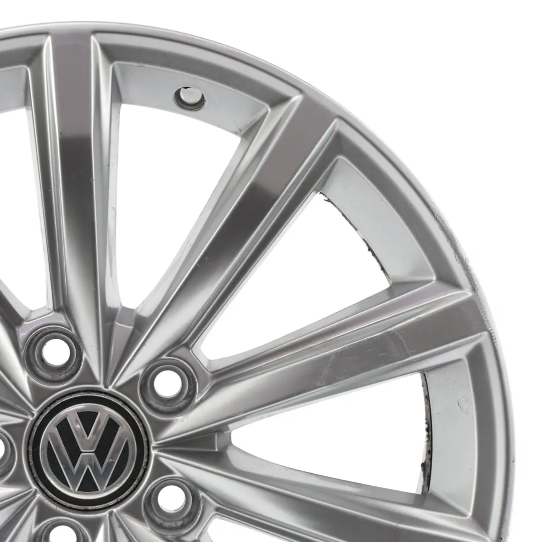 17" Cerchione Lega Argento 7.0J ET40 5X112 per Volkswagen Passat B8 con numero di parte 3G0601025D Volkswagen Passat B8 17" Cerchione Lega Argento 7.0J ET40 5X112 - SKU 3G0601025D-1 - Numero di parte 3G0601025D