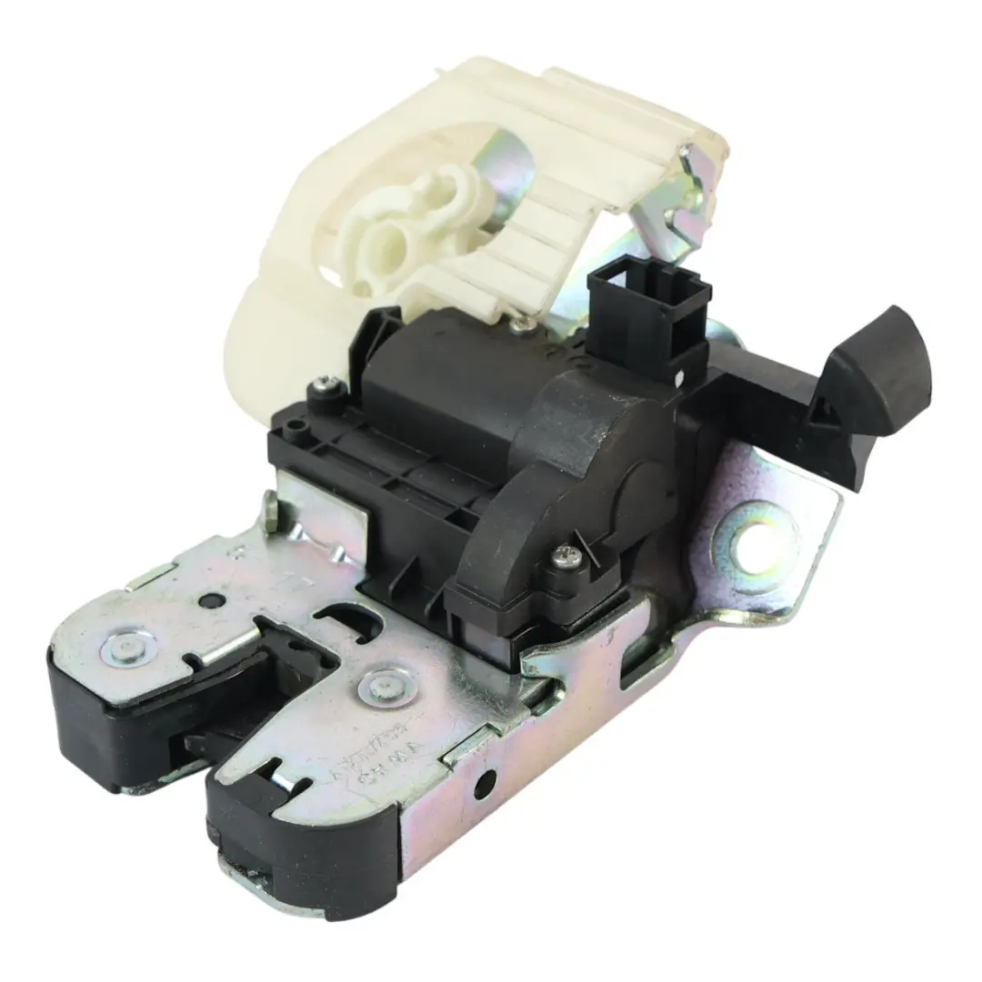 Zamek Klapy Bagażnika Tył do VW Volkswagen Passat B8 Sedan o numerze 3G0827503C VW Volkswagen Passat B8 Sedan Zamek Klapy Bagażnika Tył - SKU 3G0827503C - Numer Części 3G0827503C