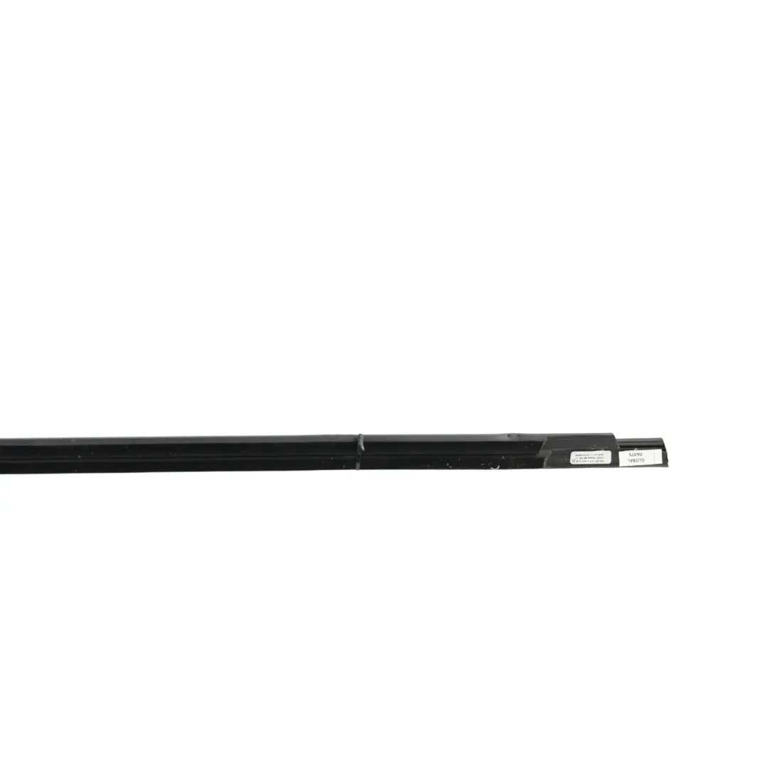 Volkswagen Passat B8 Baguette Vitre Porte Avant Extérieure Gauche - SKU 3G0837475D - Numéro de pièce 3G0837475D