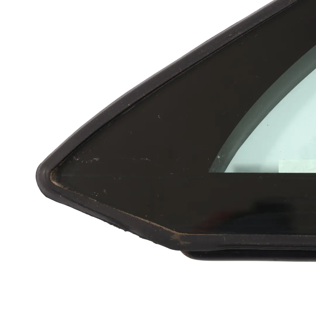 Vitre Triangle Porte Avant Gauche AS2 pour Volkswagen Passat B8 à propos du numéro de pièce 3G0845113F Volkswagen Passat B8 Vitre Triangle Porte Avant Gauche AS2 - SKU 3G0845113F - Numéro de pièce 3G0845113F