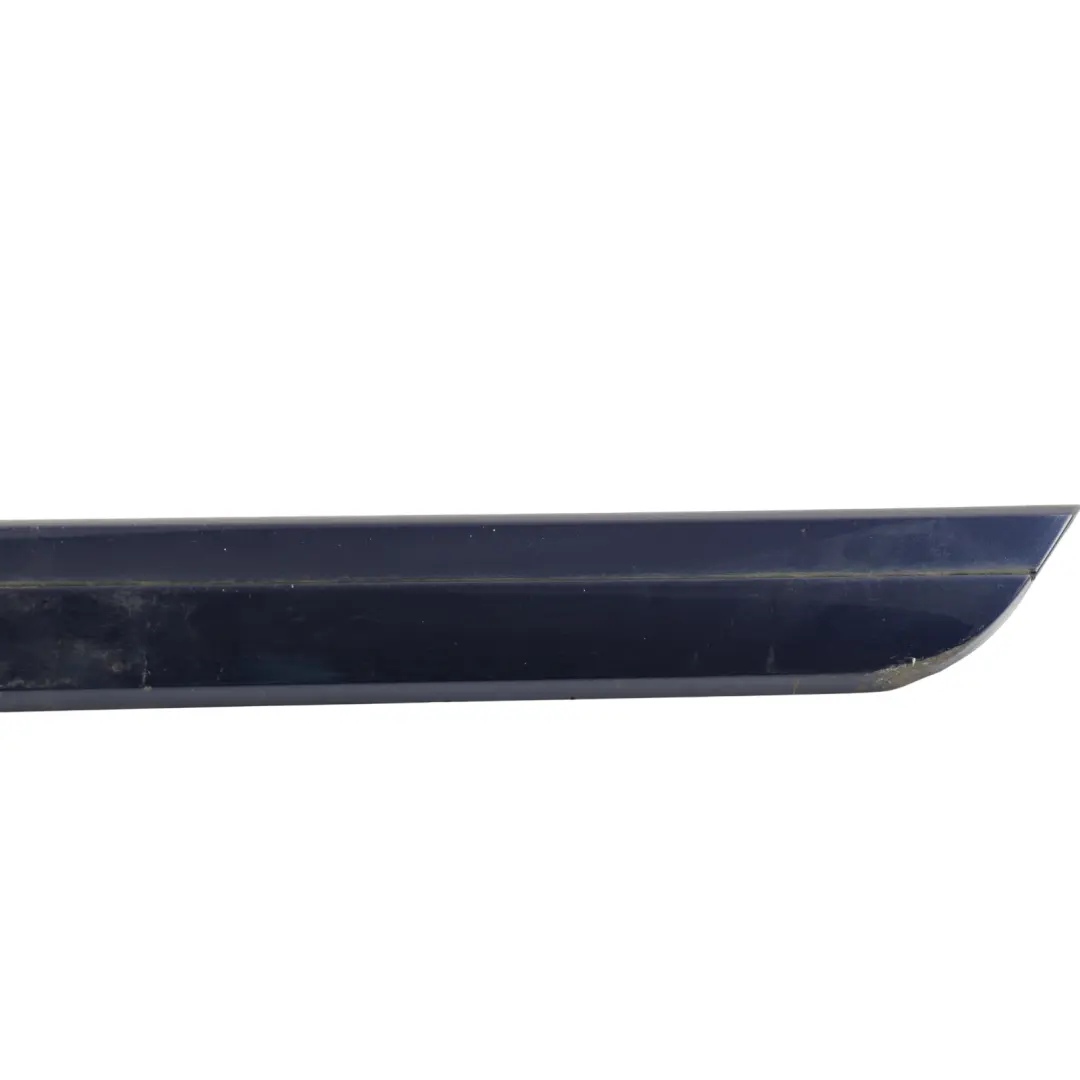 Tylna Lewa Listwa Drzwi Atlantic Blue - C5B do Volkswagen Passat B8 o numerze 3G0853777 Volkswagen Passat B8 Tylna Lewa Listwa Drzwi Atlantic Blue - C5B - SKU 3G0853777-ATLB - Numer Części 3G0853777