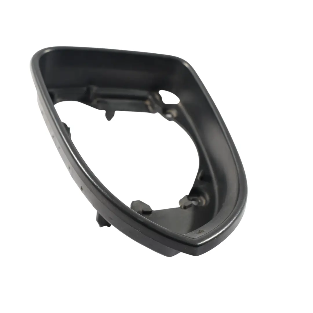 Seitenspiegel Abdeckung Rahmen Links für Volkswagen Passat B8 mit Teilenummer 3G0857601 Volkswagen Passat B8 Seitenspiegel Abdeckung Rahmen Links - SKU 3G0857601 - Teilenummer 3G0857601