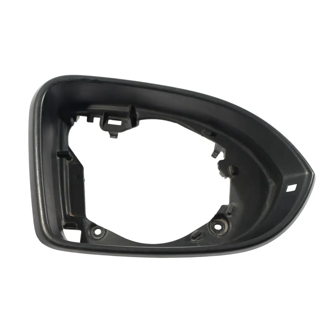 Cadre Rétroviseur Intérieur Droit pour Volkswagen Passat B8 à propos du numéro de pièce 3G0857602 Volkswagen Passat B8 Cadre Rétroviseur Intérieur Droit - SKU 3G0857602 - Numéro de pièce 3G0857602