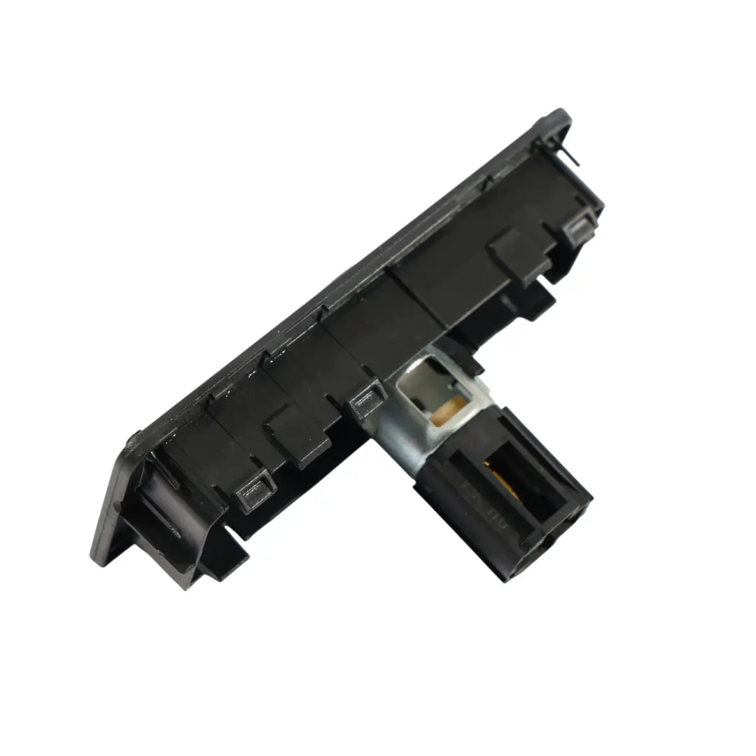 Prise 12V Console Centrale Arrière pour Volkswagen Passat B8 à propos du numéro de pièce 3G0863916 Volkswagen Passat B8 Prise 12V Console Centrale Arrière - SKU 3G0863916 - Numéro de pièce 3G0863916