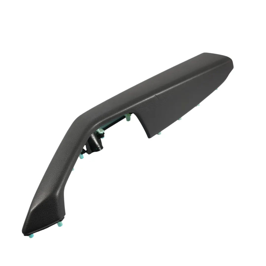 Cubierta Manija Puerta Delantera Izquierda Negra para Volkswagen Passat B8 con número de pieza 3G0867165 Volkswagen Passat B8 Cubierta Manija Puerta Delantera Izquierda Negra - SKU 3G0867165 - Número de pieza 3G0867165