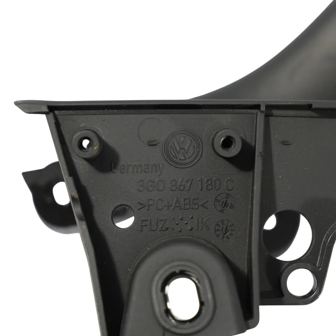 Tirador Puerta Trasera Interior Negro Izquierdo para Volkswagen Passat B8 con número de pieza 3G0867180C Volkswagen Passat B8 Tirador Puerta Trasera Interior Negro Izquierdo - SKU 3G0867180C - Número de pieza 3G0867180C