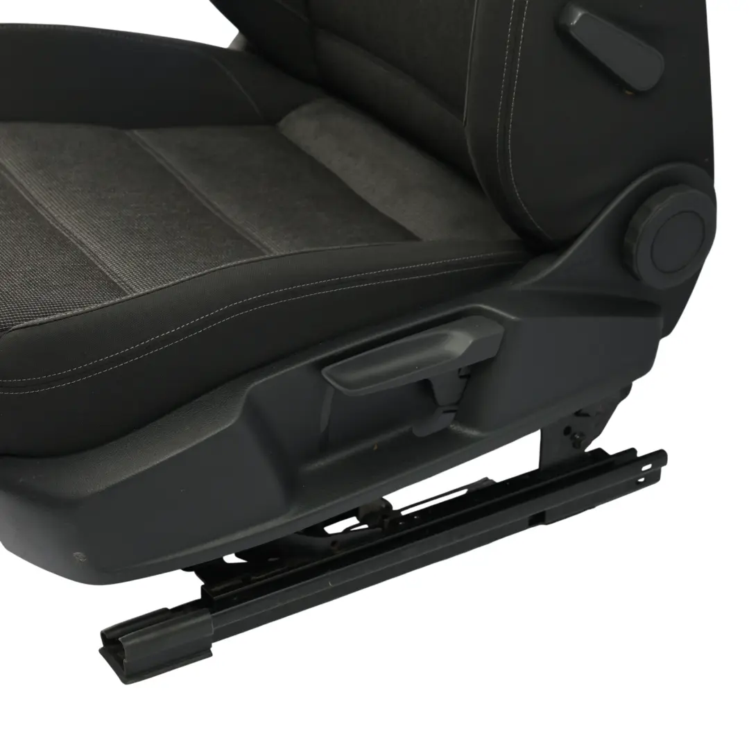 Sedile Anteriore Riscaldato Nero Sinistro per Volkswagen Passat B8 con numero di parte 3G0881806KT Volkswagen Passat B8 Sedile Anteriore Riscaldato Nero Sinistro - SKU 3G0881806KT-1 - Numero di parte 3G0881806KT