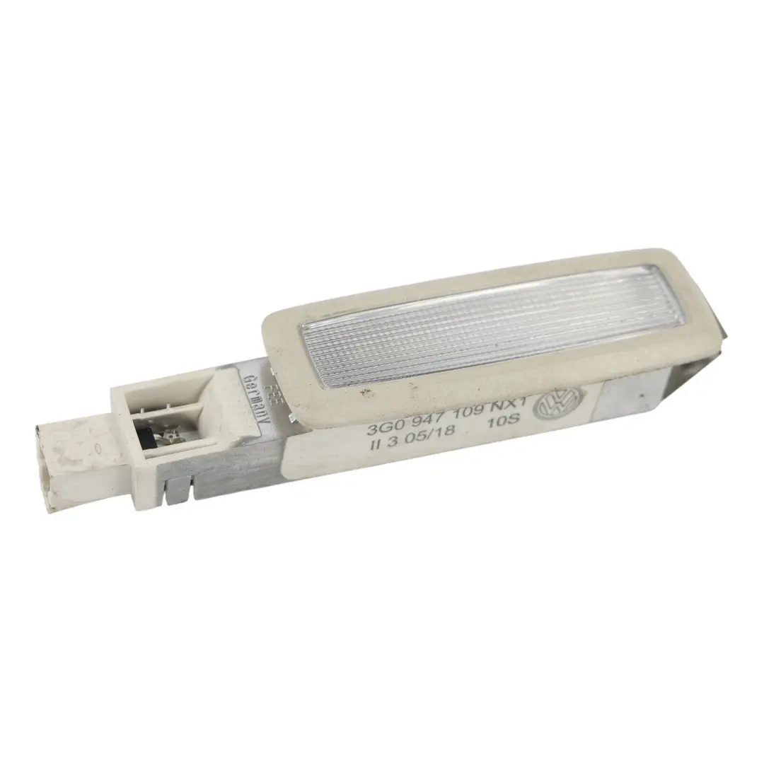 Sun Visor Courtesy Reading Light Interior Lamp to Volkswagen Passat B8 with Part number 3G0947109 Volkswagen Passat B8 Sun Visor Courtesy Reading Light Interior Lamp - SKU 3G0947109 - Part number 3G0947109