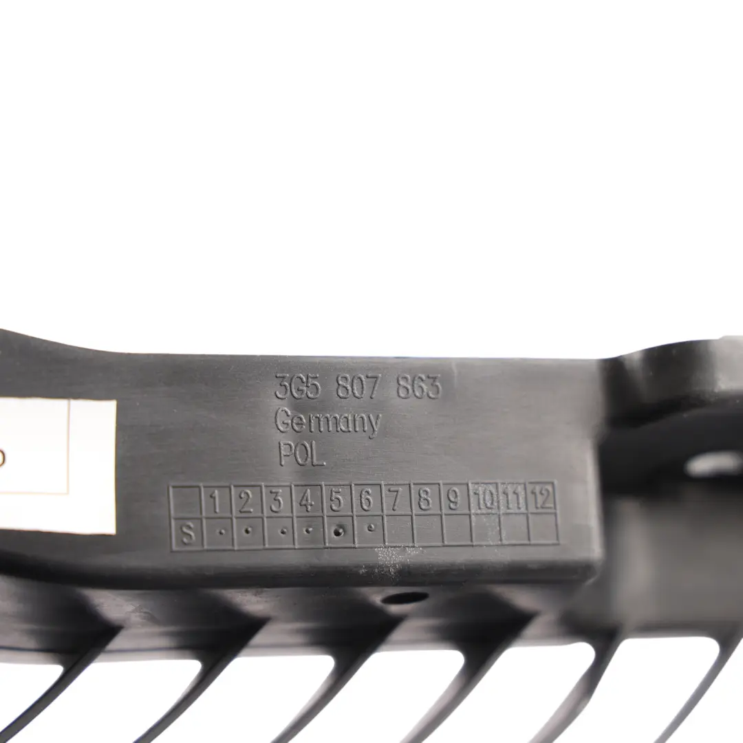 Bumper Centre Mount Bracket Support to Volkswagen Passat B8 Rear with Part number 3G5807863 Volkswagen Passat B8 Rear Bumper Centre Mount Bracket Support - SKU 3G5807863 - Part number 3G5807863