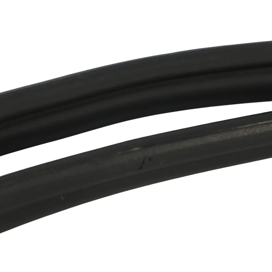 Guarnizione Gomma Portellone Bagagliaio per Volkswagen Passat B8 con numero di parte 3G5827705G Volkswagen Passat B8 Guarnizione Gomma Portellone Bagagliaio - SKU 3G5827705G - Numero di parte 3G5827705G