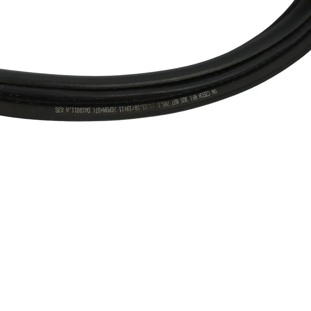 Heckklappe Gummi Dichtung für Volkswagen Passat B8 mit Teilenummer 3G5827705G Volkswagen Passat B8 Heckklappe Gummi Dichtung - SKU 3G5827705G - Teilenummer 3G5827705G