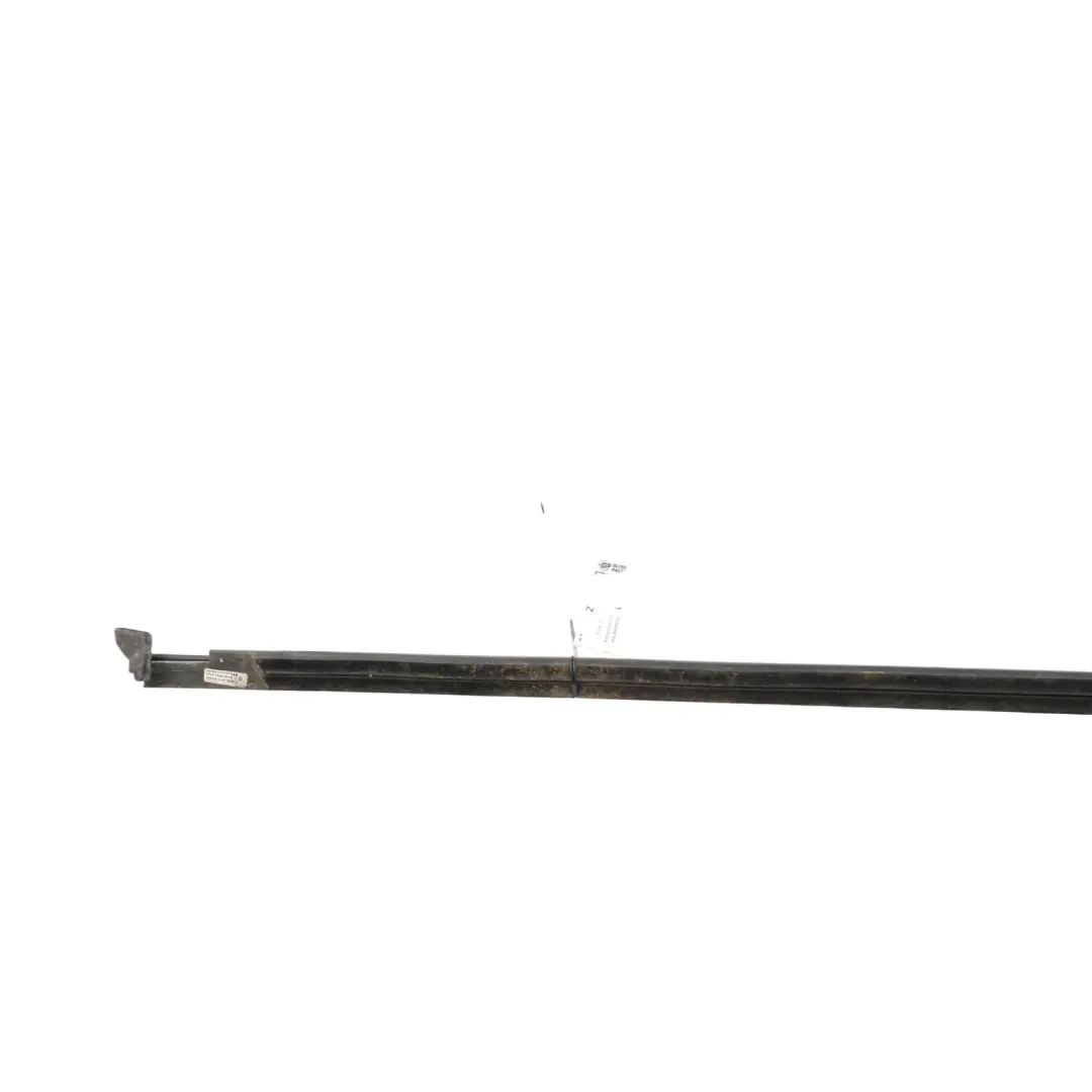 Modanatura Finestrino Porta Post. Sinistra Est. per Volkswagen Passat B8 con numero di parte 3G5839475M Volkswagen Passat B8 Modanatura Finestrino Porta Post. Sinistra Est. - SKU 3G5839475M - Numero di parte 3G5839475M
