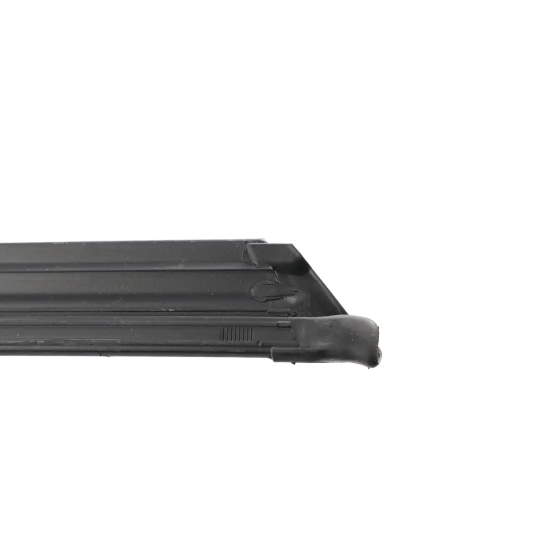 Joint Caoutchouc Vitre Porte Intérieur Gauche pour Volkswagen Passat B8 à propos du numéro de pièce 3G5839479 Volkswagen Passat B8 Joint Caoutchouc Vitre Porte Intérieur Gauche - SKU 3G5839479 - Numéro de pièce 3G5839479