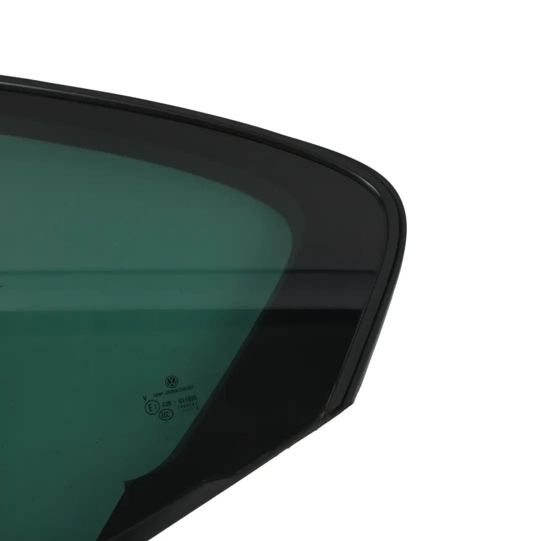 Cristal Ventana Fija Trasera Izquierda Tintado para Volkswagen Passat B8 con número de pieza 3G5845213BP Volkswagen Passat B8 Cristal Ventana Fija Trasera Izquierda Tintado - SKU 3G5845213BP - Número de pieza 3G5845213BP