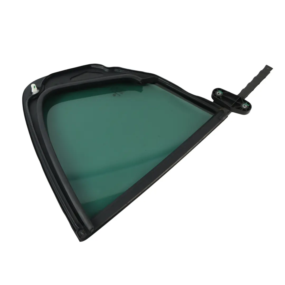 Vetro Fisso Posteriore Destro Oscurato per Volkswagen Passat B8 con numero di parte 3G5845214BP Volkswagen Passat B8 Vetro Fisso Posteriore Destro Oscurato - SKU 3G5845214BP - Numero di parte 3G5845214BP